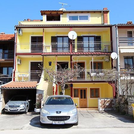 Room And Apartments Mariza Rovinj Bagian luar foto