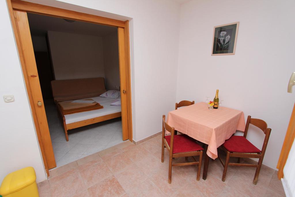 Room And Apartments Mariza Rovinj Ruang foto