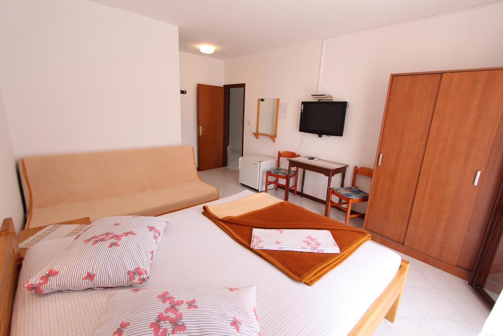 Room And Apartments Mariza Rovinj Ruang foto