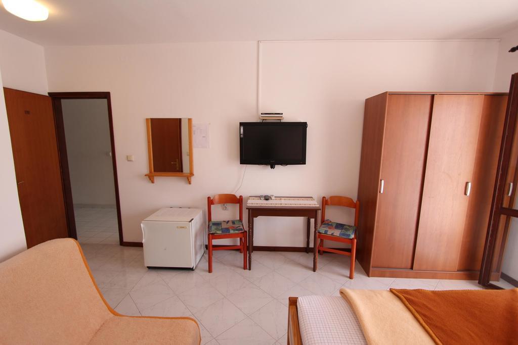 Room And Apartments Mariza Rovinj Ruang foto