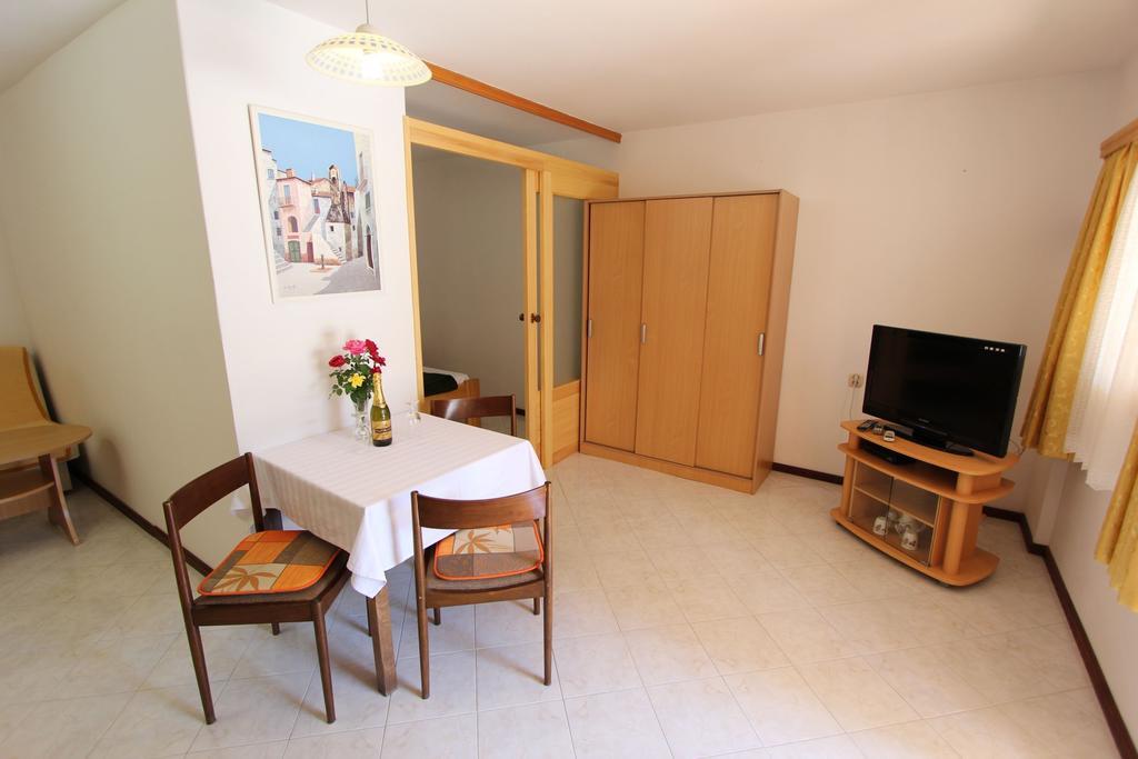 Room And Apartments Mariza Rovinj Ruang foto